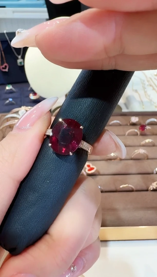 【闪购商品】碧玺戒指18K金镶嵌6.6克拉卢比莱戒指