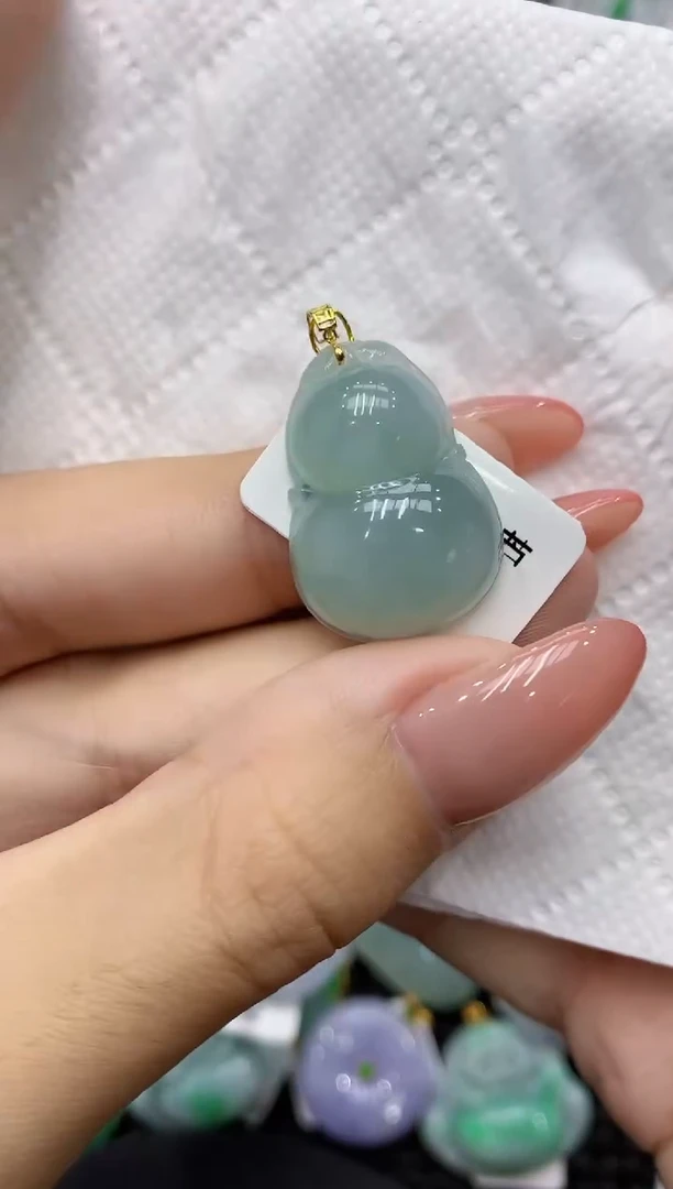 颈饰18K金镶嵌翡翠111111111111