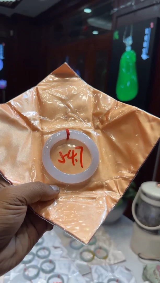 未镶嵌手镯翡翠手镯