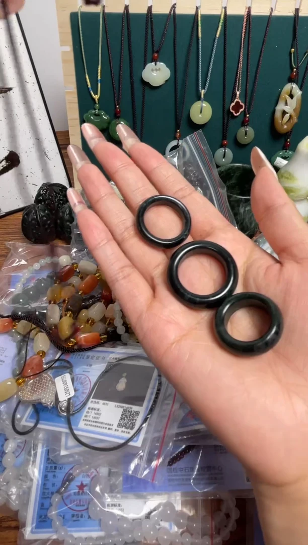 未镶嵌蛇纹石玉戒圈赠绳一条