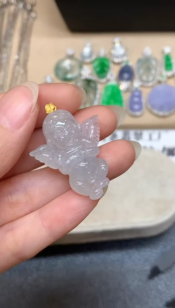 颈饰18K金镶嵌翡翠天使【无服务费