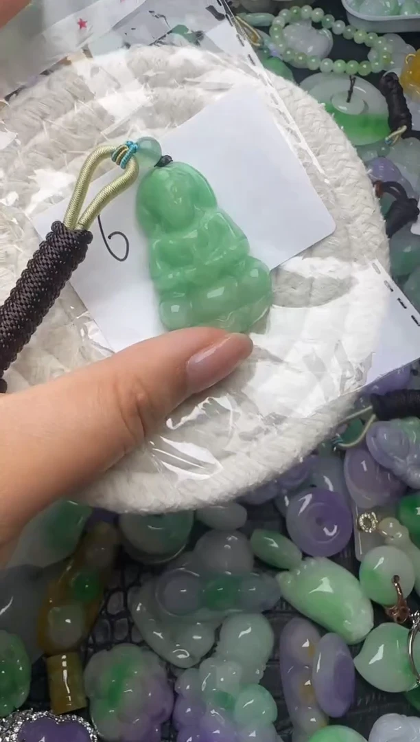 颈饰未镶嵌翡翠缅甸翡翠吊坠