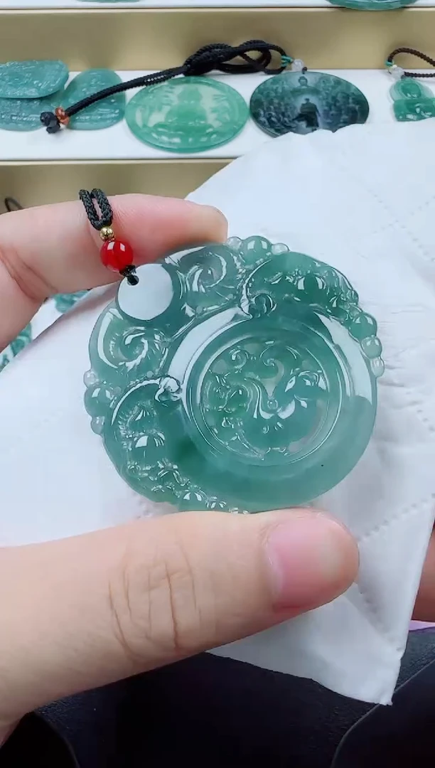 翡翠未镶嵌颈饰三羊多样性发货随机一件发货