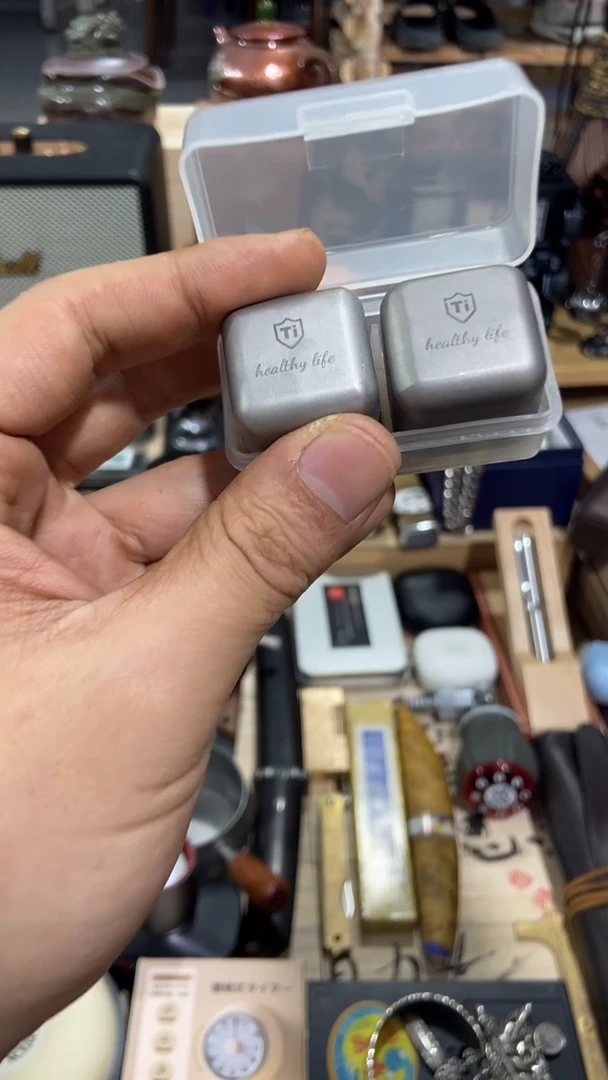 瓷片闪购商品 如图所示