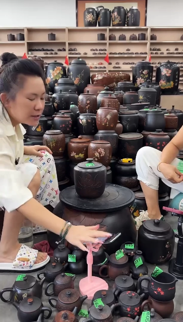 罐瑕疵茶叶罐  荷花方尖 349