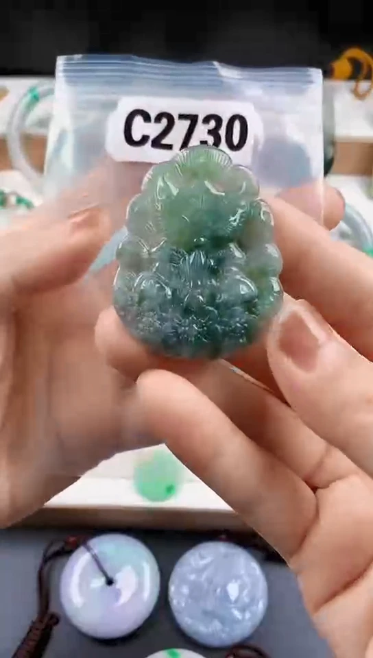颈饰未镶嵌翡翠天然翡翠吊坠挂件