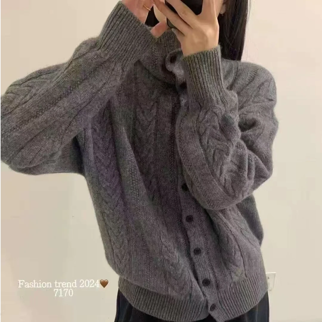 蜜熊绒开衫麻花高领纽扣开衫女生