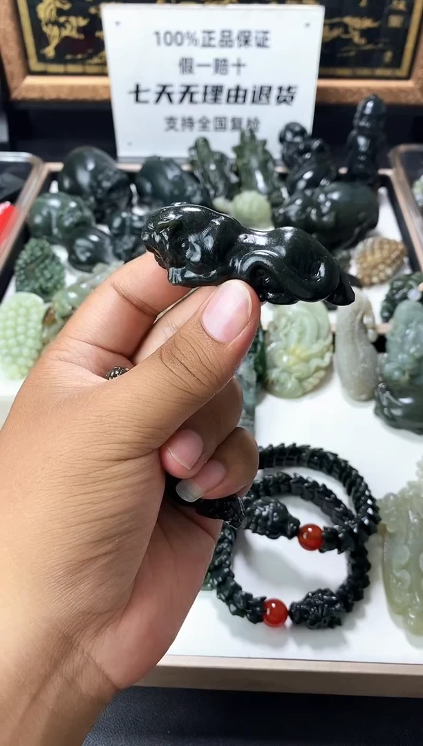颈饰未镶嵌和田玉1