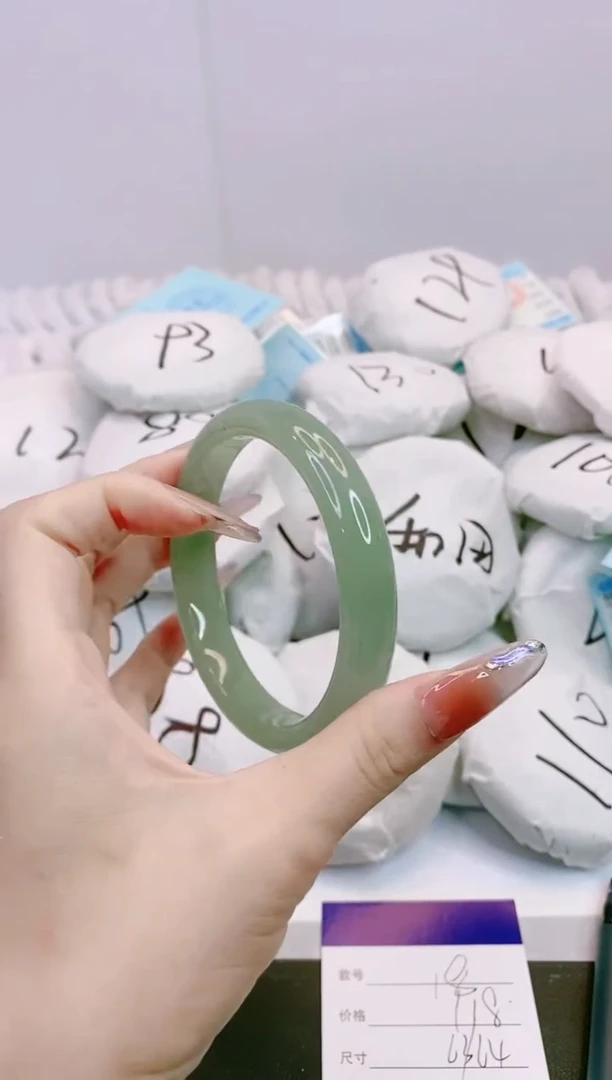 石英质玉手镯未镶嵌3X18-64