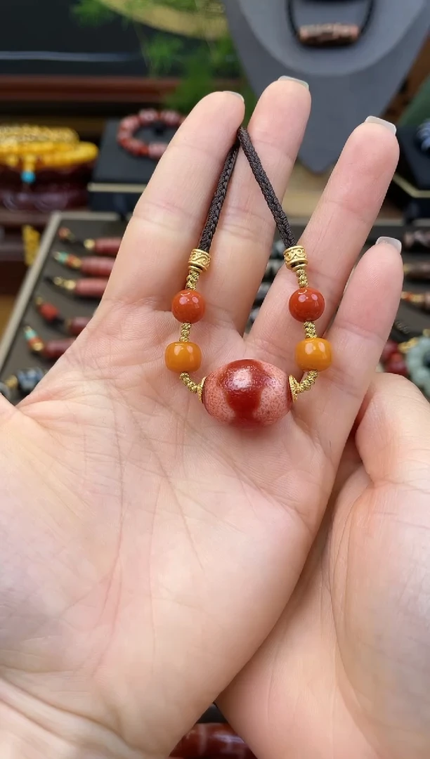 玛瑙/玉髓颈饰未镶嵌美泓精品高油红肉坦诚三眼达洛颈饰