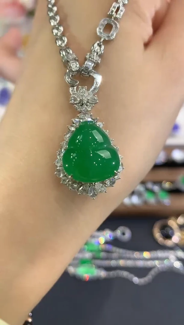 吊坠(不含链)18K金镶嵌翡翠w48