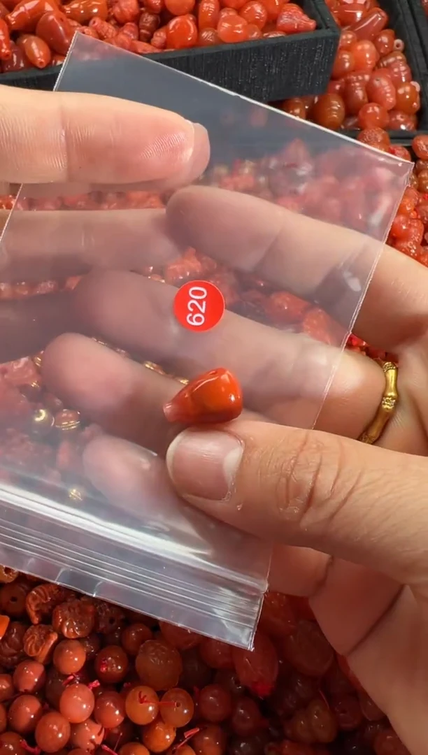 【闪购商品】南红玛瑙颈饰未镶嵌1
