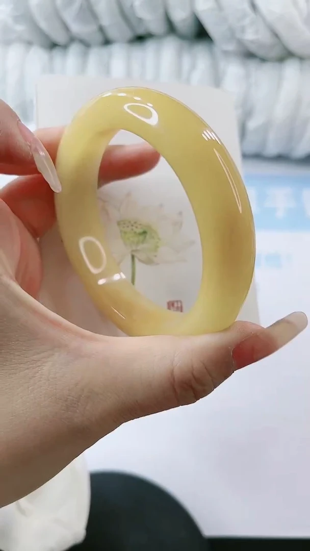 【闪购商品】石英质玉手镯未镶嵌多样性发货L561