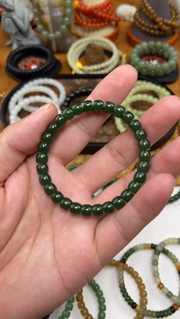 颈饰未镶嵌和田玉手串