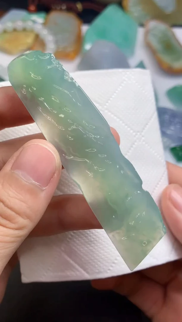 颈饰未镶嵌翡翠