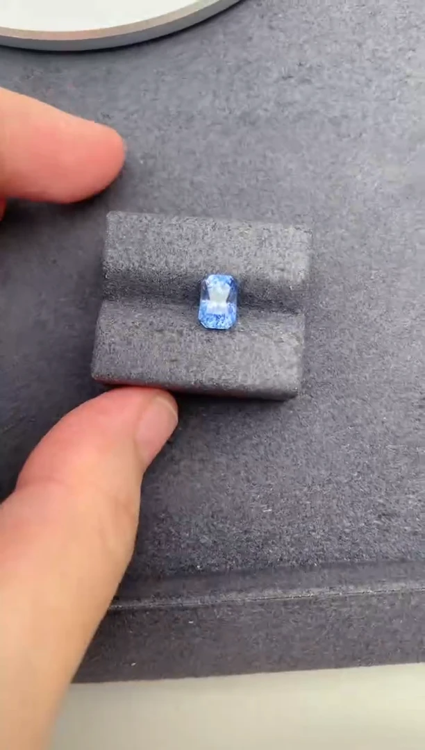 裸石蓝宝石2ct矢车菊 BF