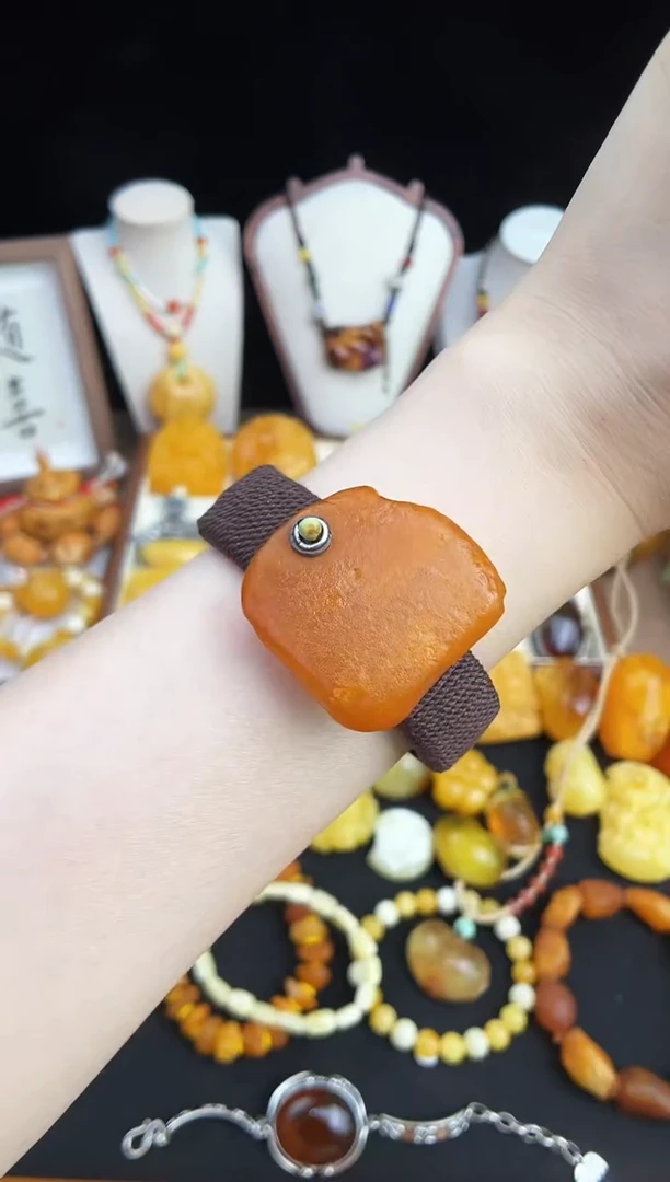 未镶嵌琥珀珠宝奇石柒月