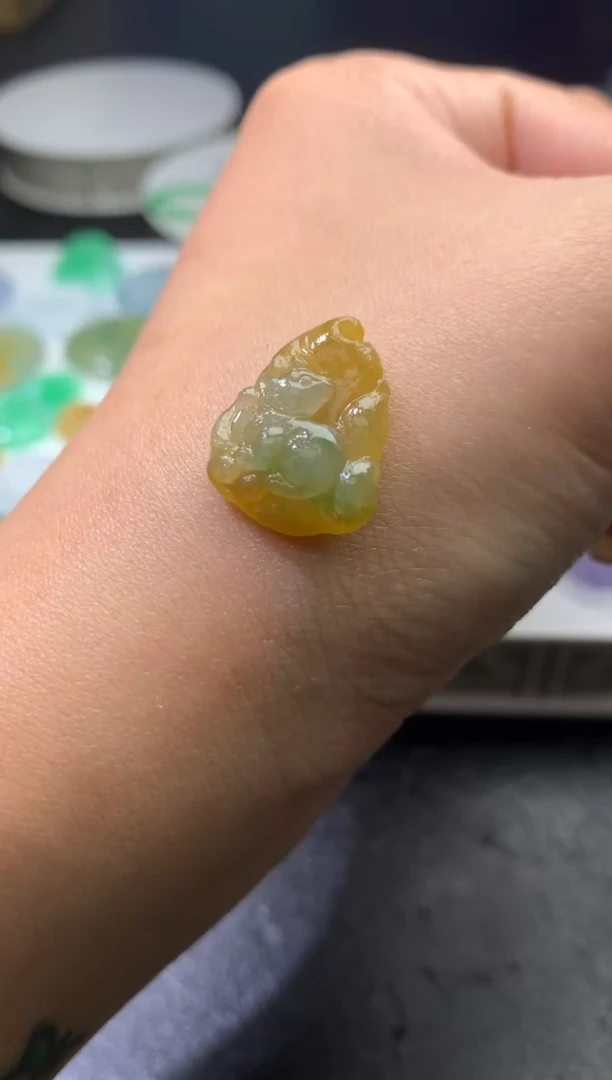 未镶嵌定制翡翠毛货