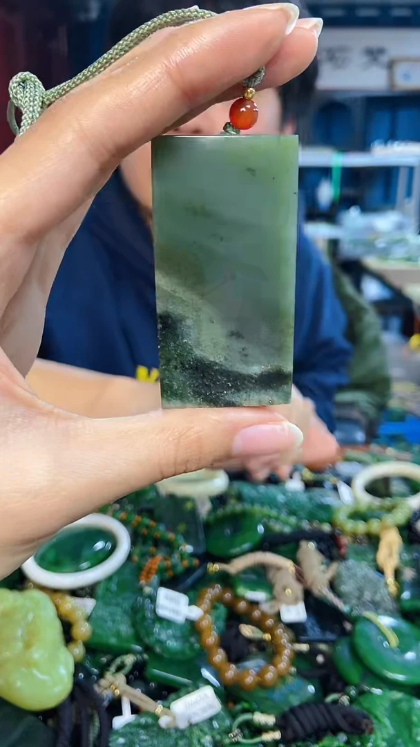 未镶嵌和田玉挂件1