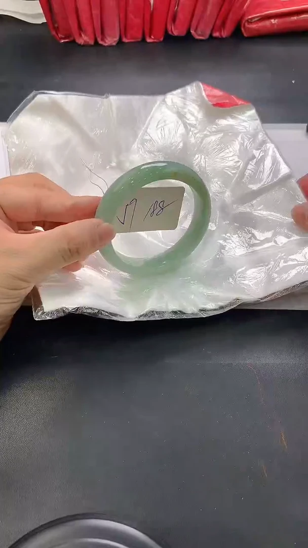 翡翠手镯未镶嵌62