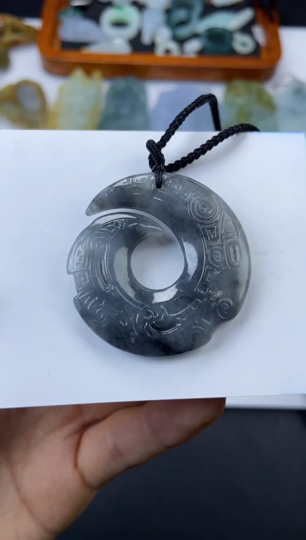 【闪购商品】翡翠颈饰未镶嵌时来运转