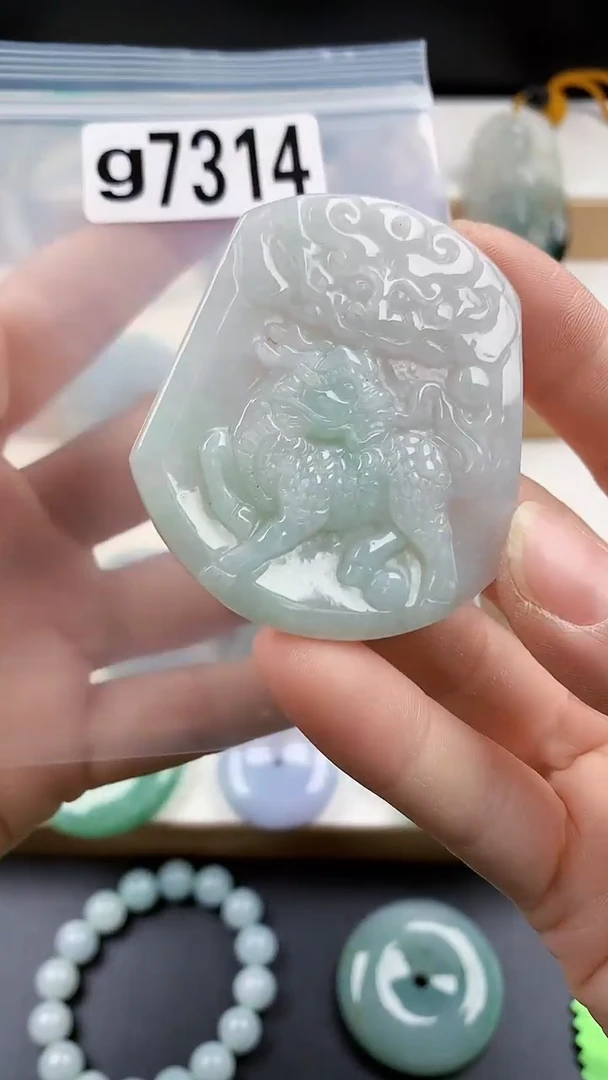 颈饰未镶嵌翡翠天然翡翠吊坠挂件