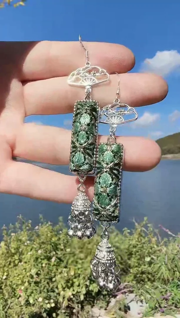 织绣手工苗绣刺绣饰品24