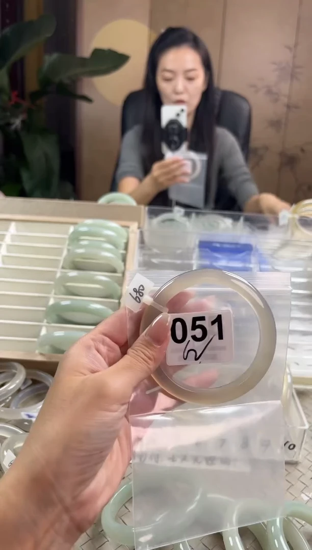 手镯玛瑙/玉髓未镶嵌清***.051