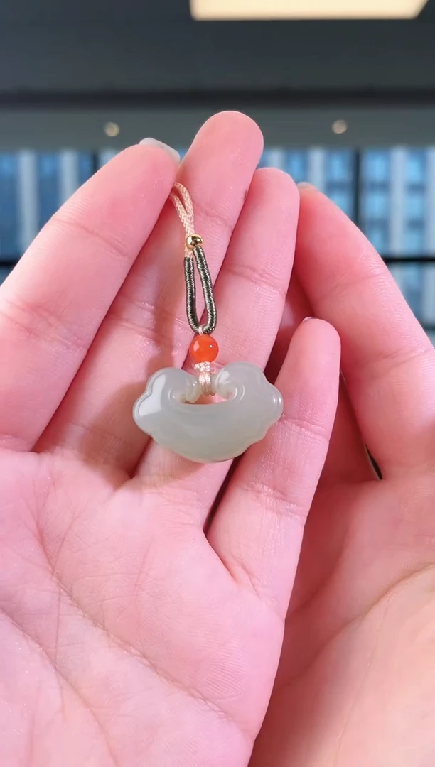 和田玉未镶嵌颈饰锁 多样性发其一