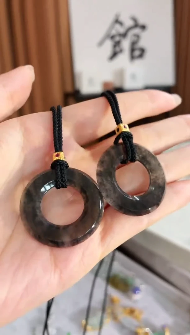 翡翠未镶嵌颈饰吊坠 多样性发货 发一个