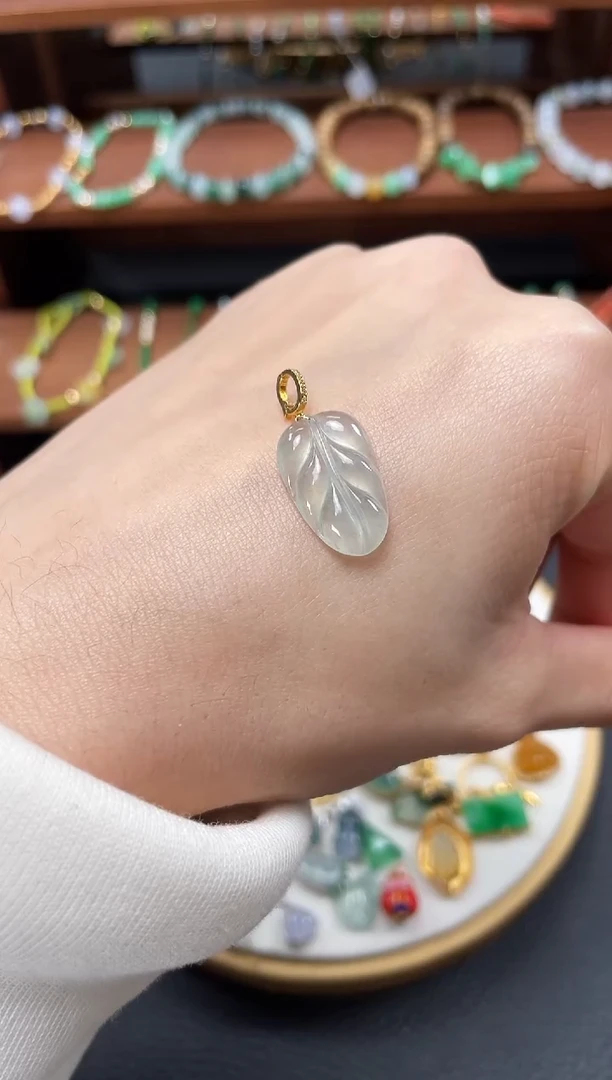 【闪购商品】翡翠吊坠(不含链)18K金镶嵌一个   JK715