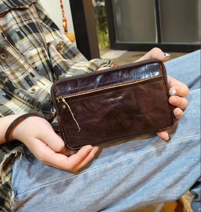 BB10A0105 头层牛皮手机包钱包（咖色)