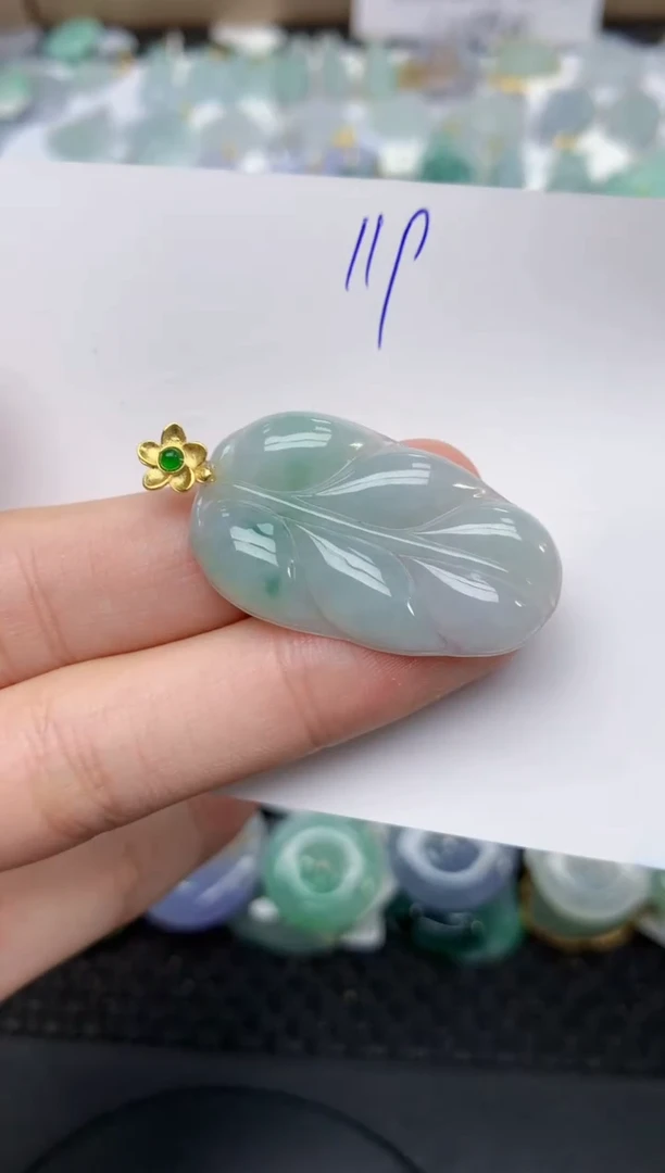 翡翠未镶嵌颈饰天然缅甸A货翡翠