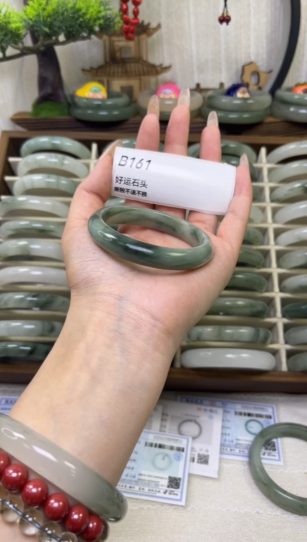 未镶嵌手镯石英质玉161