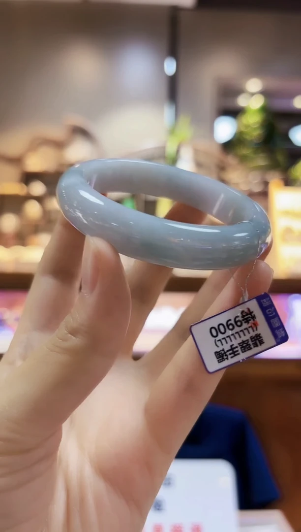 颈饰未镶嵌翡翠55手镯