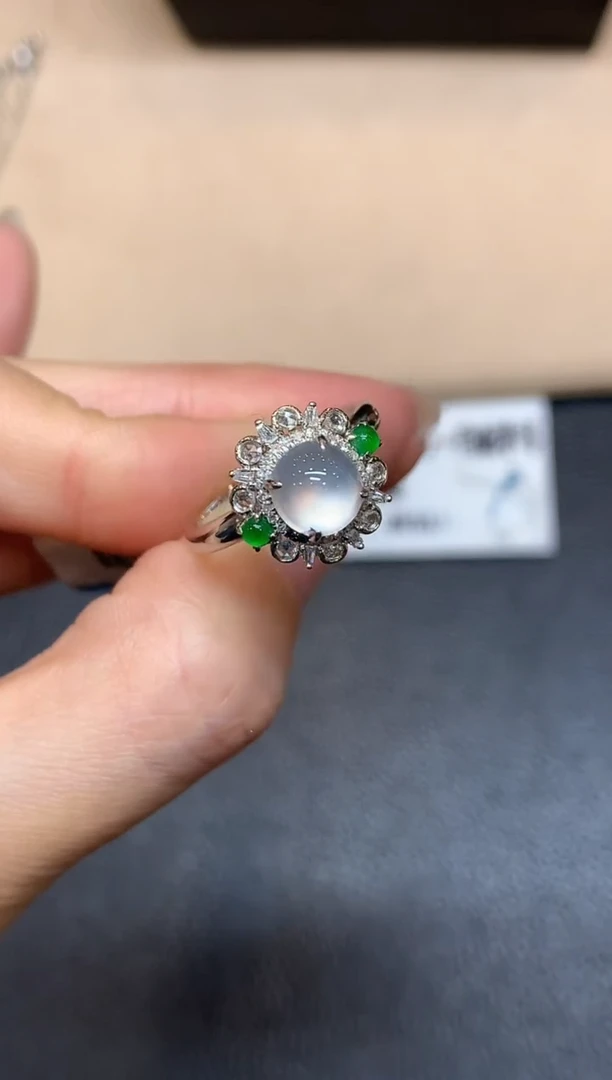 18K金镶嵌戒指翡翠蛋面【无服务费