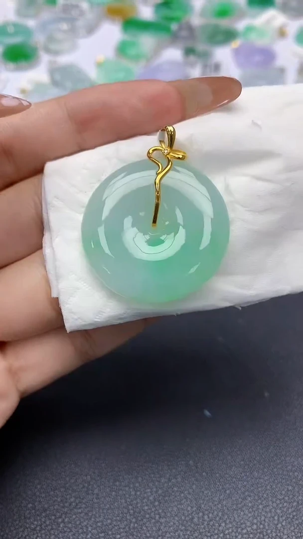 颈饰18K金镶嵌翡翠a货假一赔三支持复检百元上9元证书费自理