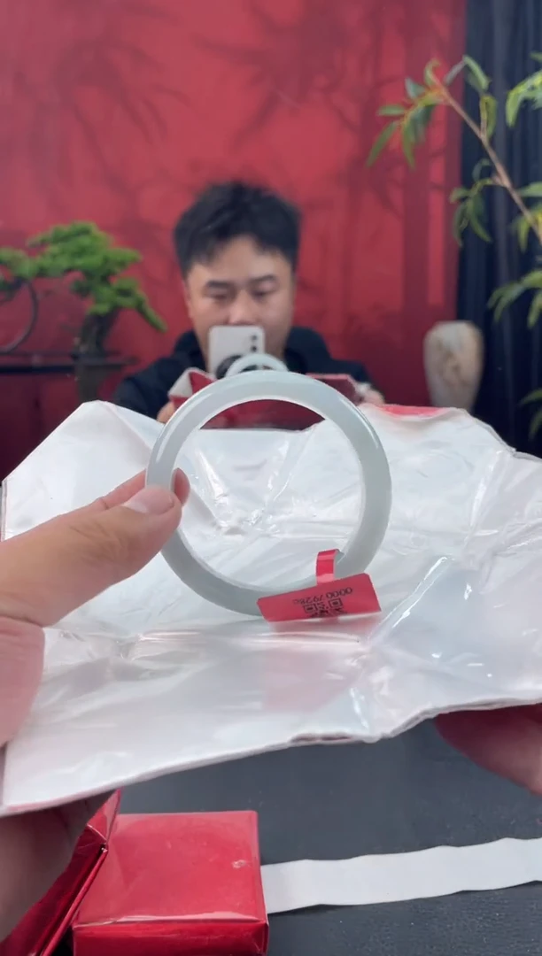 翡翠手镯未镶嵌11