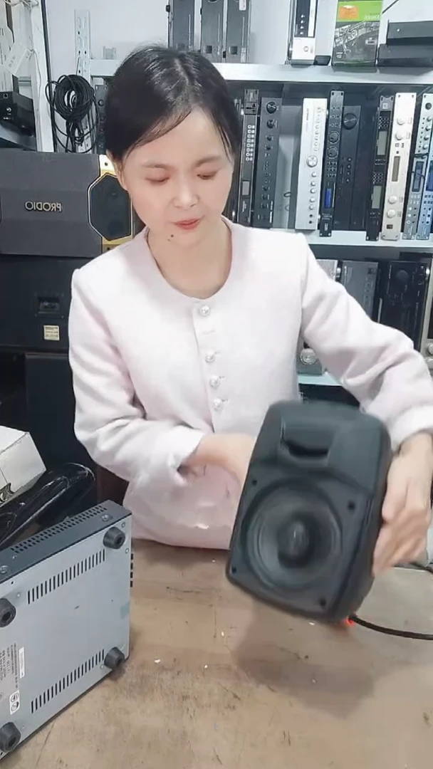 8新无网罩小音响一对80，不包邮费