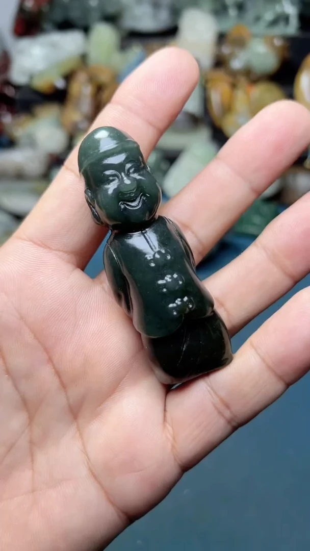 未镶嵌和田玉把件-