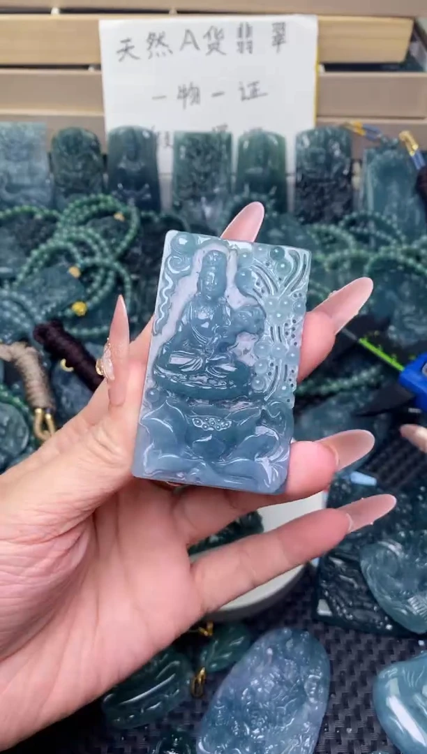 翡翠未镶嵌颈饰