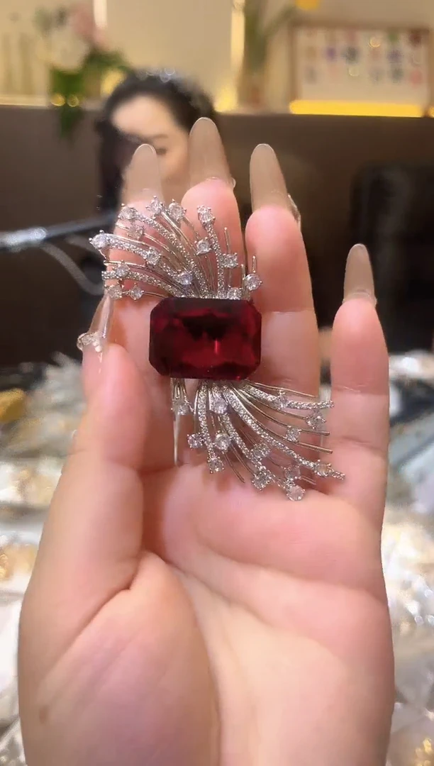 锆石铁合金精品饰界