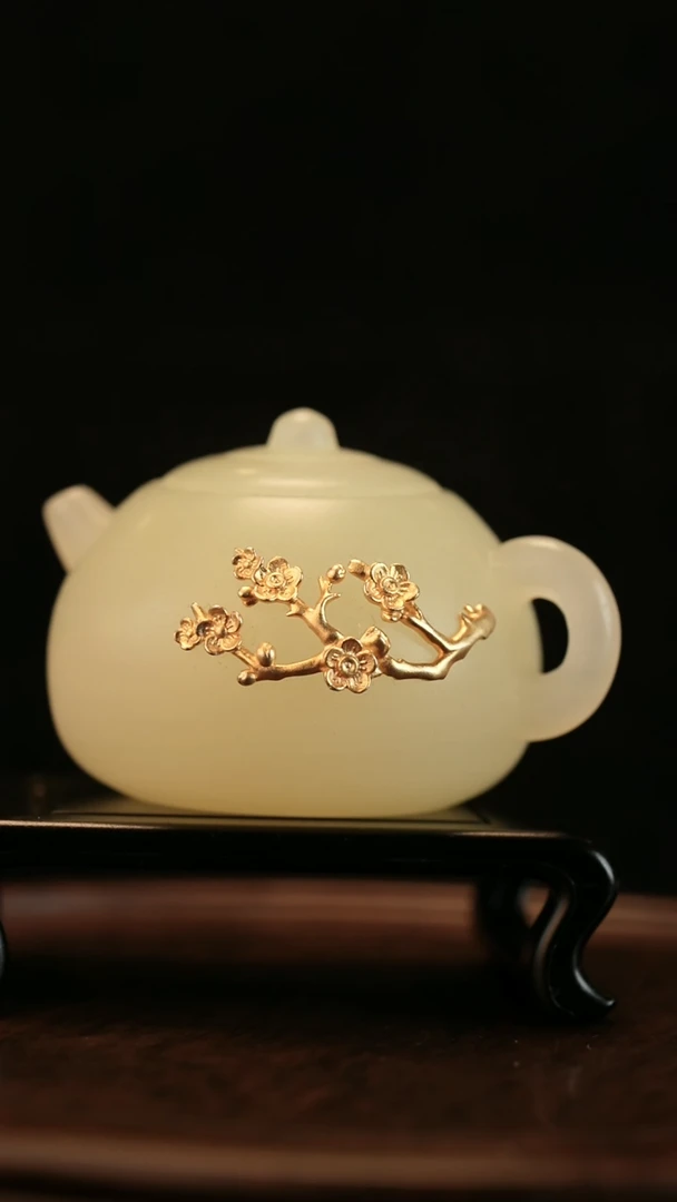 云南石竹叶青雕刻：梅花西施