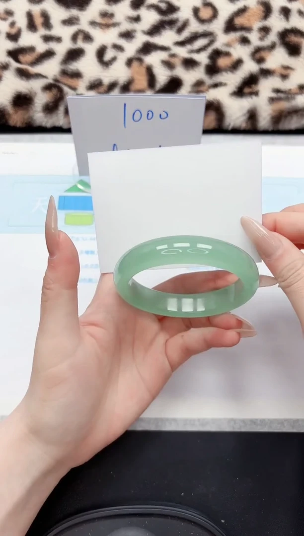 【闪购商品】石英质玉手镯未镶嵌25-58.8