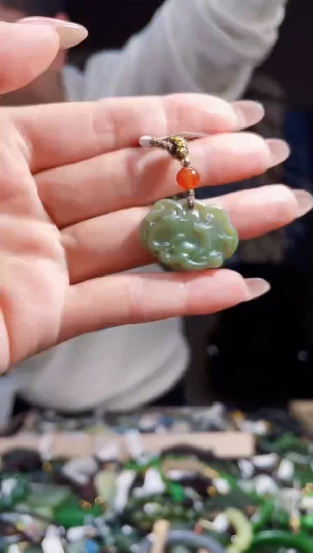 【闪购商品】和田玉颈饰未镶嵌拍一发一