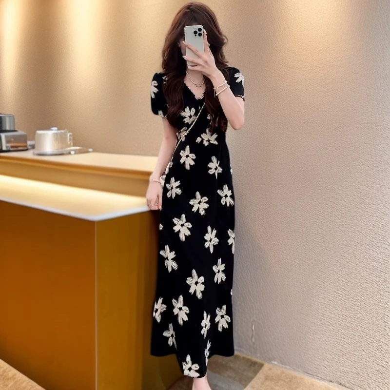 法式气质时尚气质V领收腰显瘦碎花连衣裙2025夏季新款复古优雅潮