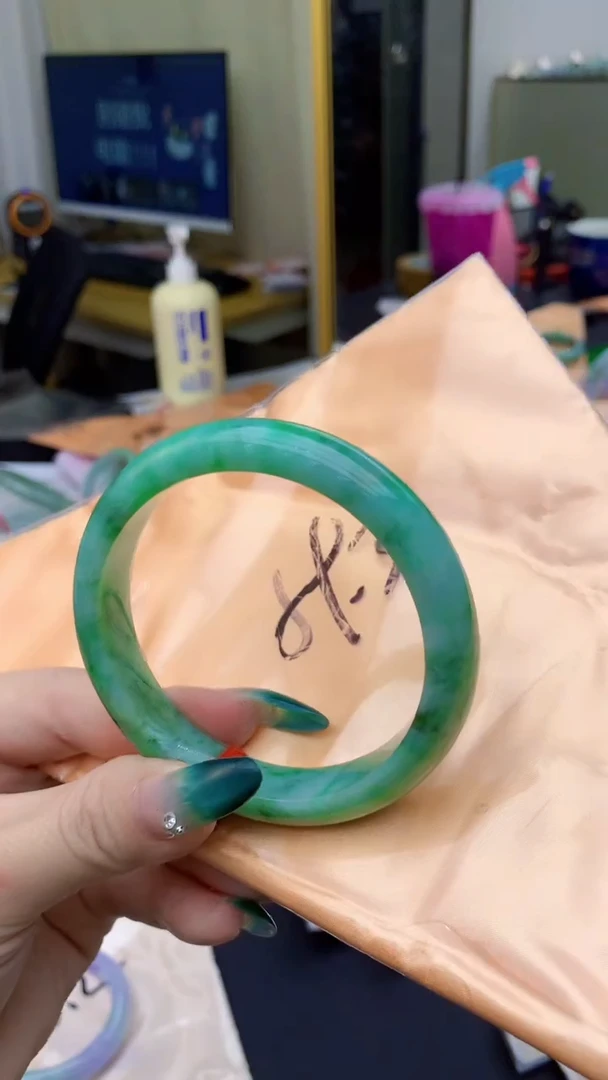 【闪购商品】翡翠手镯未镶嵌0095651393