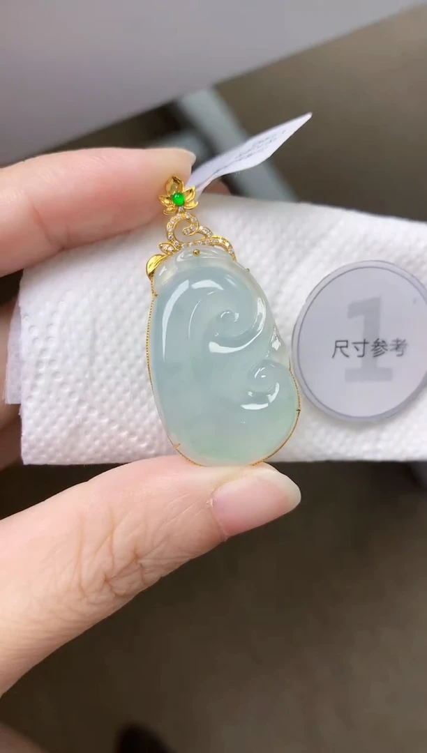 颈饰18K金镶嵌翡翠天然缅甸A货翡翠
