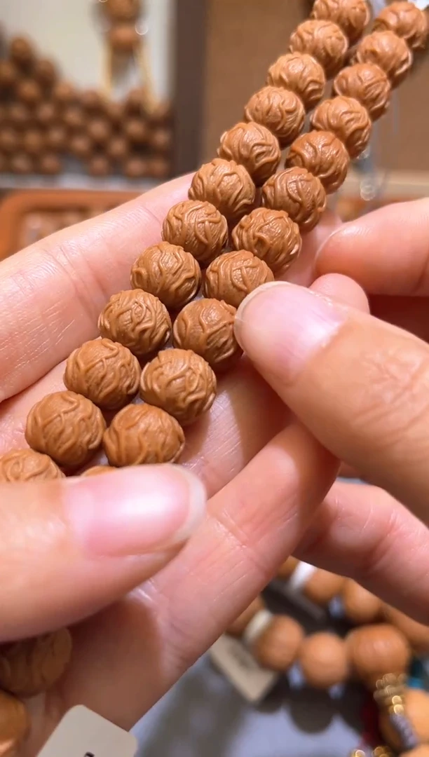 猴头核桃吊坠毒液雕刻手串