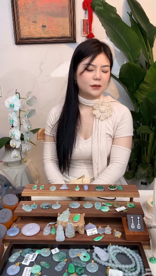 【闪购商品】翡翠吊坠(不含链)18K金镶嵌平安扣